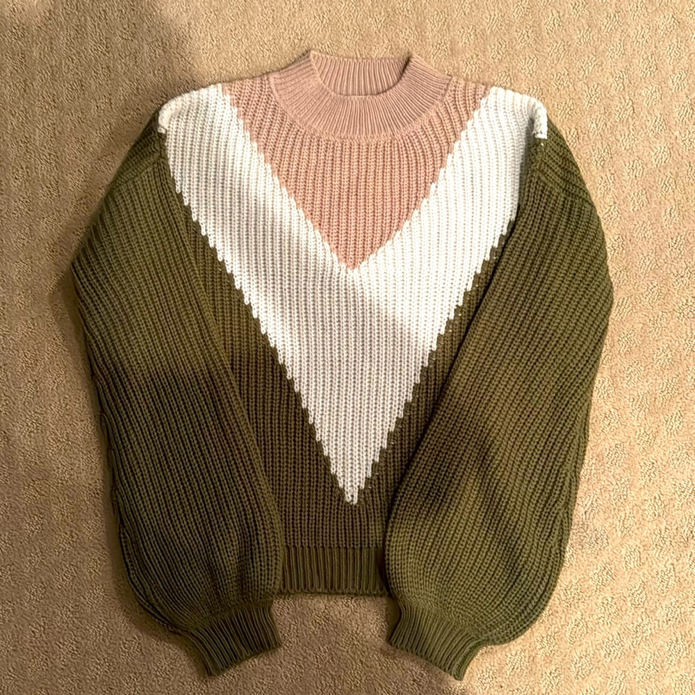 Women’s trendy sweater